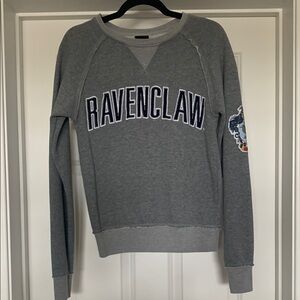 Wizarding World of Harry Potter Gray Ravenclaw Crewneck Sweatshirt
